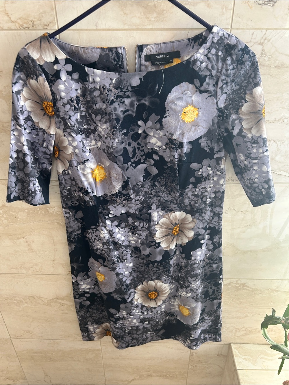 Vertigo knee length cotton dress size S
